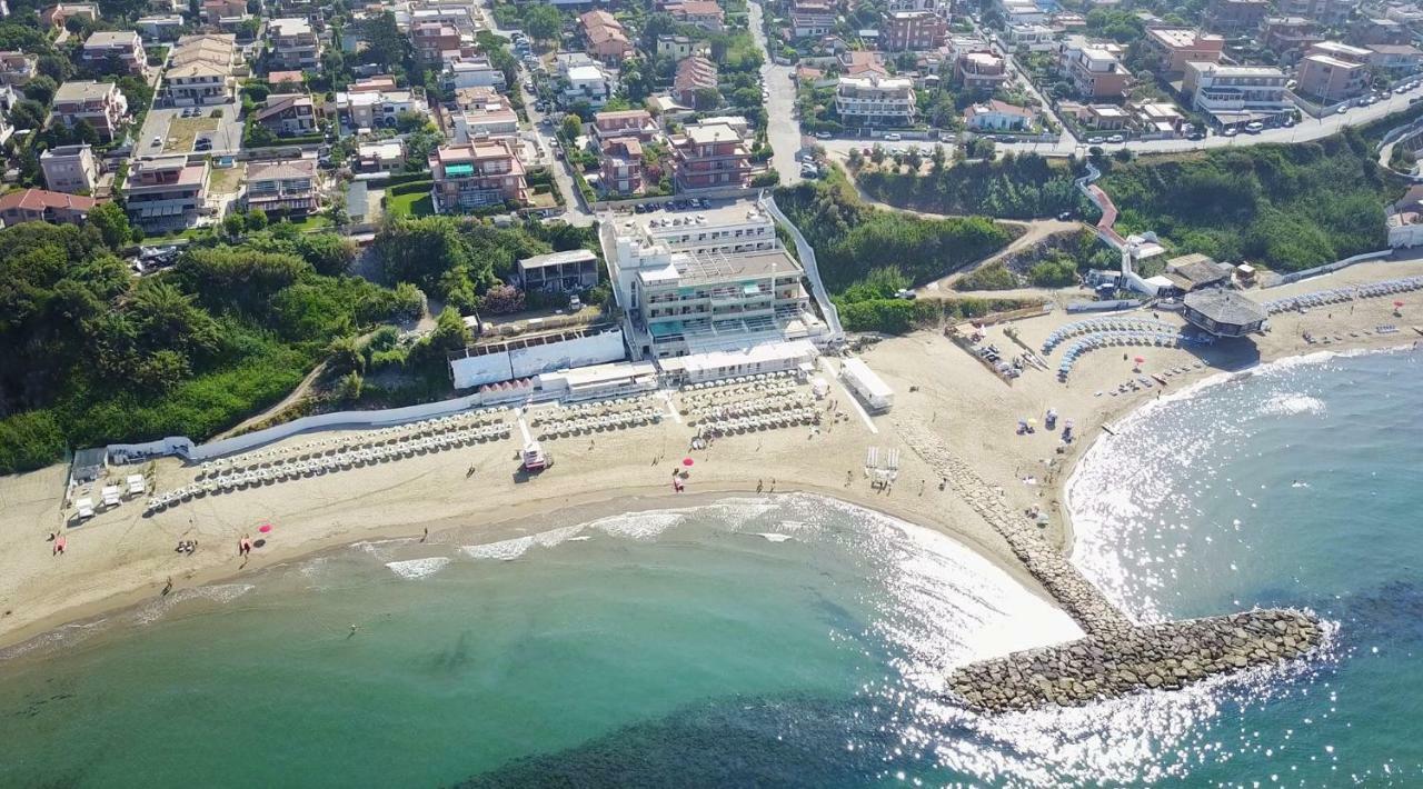 T-Village502 Anzio Luaran gambar